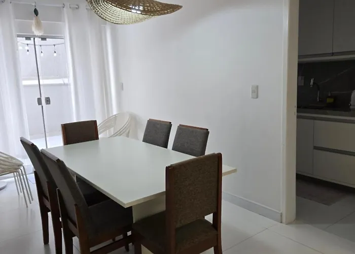 Apartamento Remodelado Novo A Cuadra Del Mar,Patio Privado Parking Para Auto Pequeno-Medio